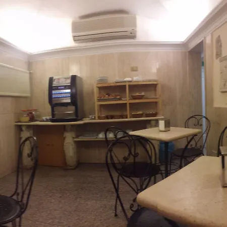 普拉蒂酒店